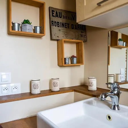 Pour 2, Place Saint-sauveur Apartment *
