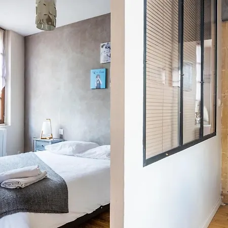 Pour 2, Place Saint-sauveur Apartament *