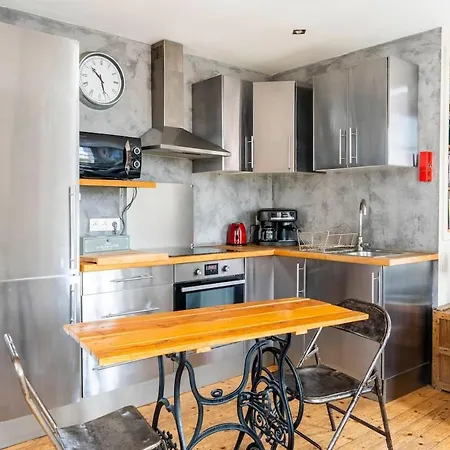 Pour 2, Place Saint-sauveur Apartment *