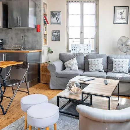 Apartment Pour 2, Place Saint-sauveur